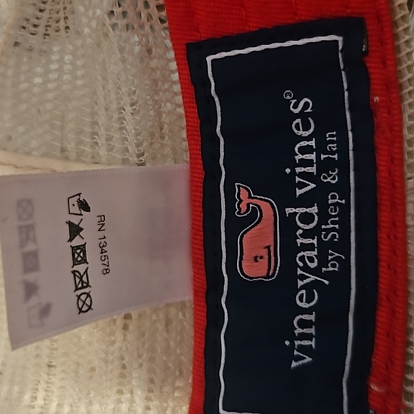 Vineyard Vines Men Whale Patch Trucker Hat Velcro adjustable closure - Picture 4 of 5